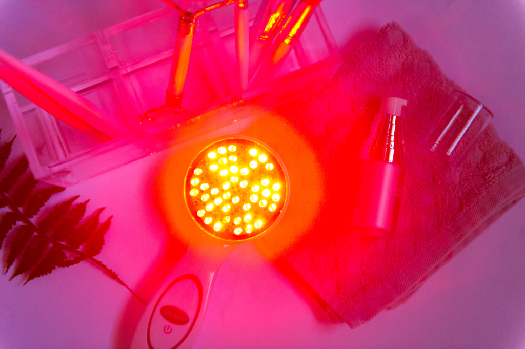 Benefits of Using Red Light Therapy and How It Works